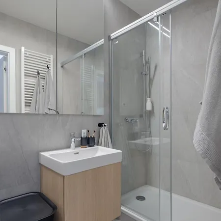 Zwirnovka - Brand New - 24-7 - Free Parking - Shopping Center Nivy - Main Bus Station * Pressburg