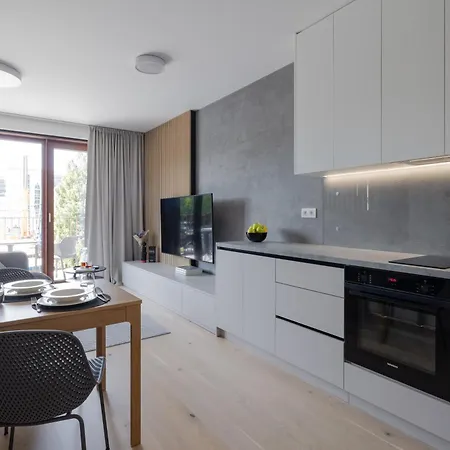 Apartment Zwirnovka - Brand New - 24-7 - Free Parking - Shopping Center Nivy - Main Bus Station Pressburg